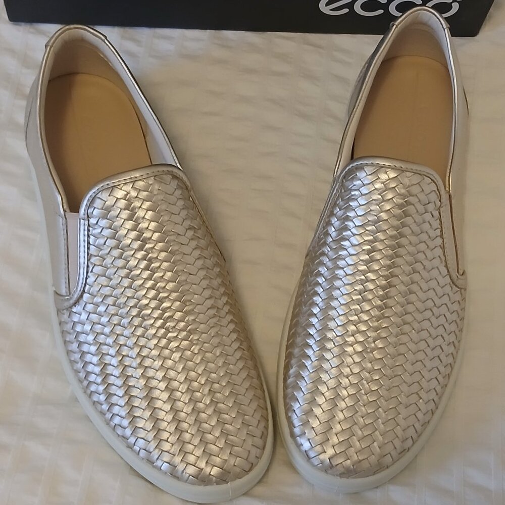 ECCO Soft 7 Woven Slip-On II NEW IN BOX size 11 gold
